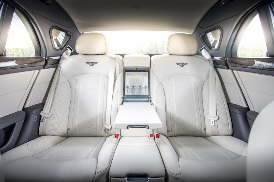 Интерьер Bentley Mulsanne 2016 года  (фото 13 из 33)
